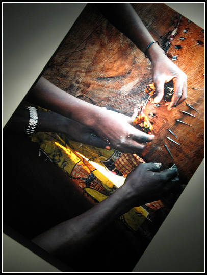 Objets blesses La reparation en Afrique - Musee du Quai Branly (Paris)
