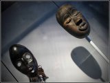 Objets blesses La reparation en Afrique - Musee du Quai Branly (Paris)